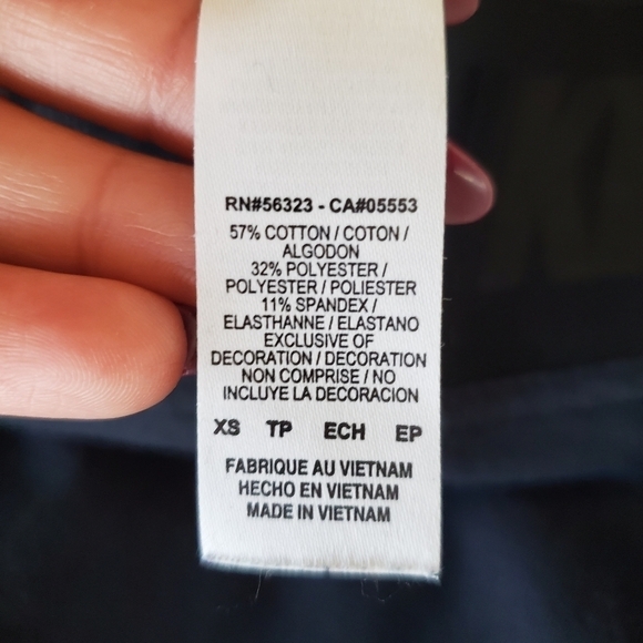 Nike Sportswear Essential Women's High-Waisted Logo Leggings - Picture 11 of 12